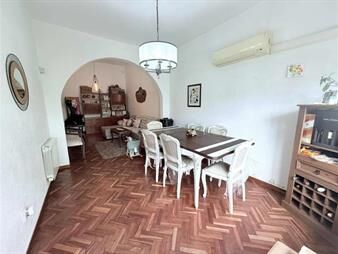 https://web5.gallito.com.uy/venta-casa-de-2-dormitorios-y-2-baños-con-garage-en-la-bla-inmuebles-27687857