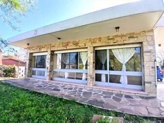 https://www.gallito.com.uy/venta-de-casa-en-las-toscas-inmuebles-27691222