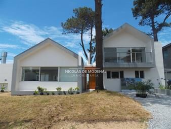 https://www.gallito.com.uy/casa-de-cinco-dormitorios-en-jose-ignacio-pinar-inmuebles-25033359