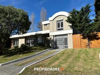https://web5.gallito.com.uy/excepcional-casa-en-venta-de-4-dormitorios-inmuebles-26122276