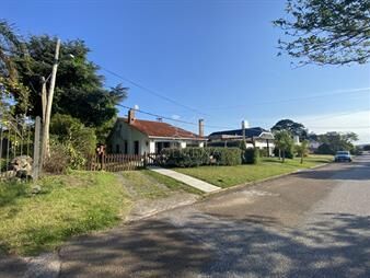 https://web5.gallito.com.uy/venta-de-casa-en-playa-mansa-inmuebles-27224353