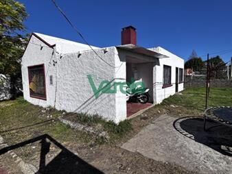 https://web5.gallito.com.uy/casa-en-venta-en-el-pinar-norte-financiada-de-2-inmuebles-27514206