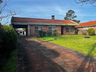 https://www.gallito.com.uy/venta-casa-lagomar-sur-5-dormitorios-3-baã±os-inmuebles-27484986