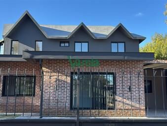 https://web5.gallito.com.uy/casa-en-venta-lomas-de-solymar-4-dormitorios-3-inmuebles-27494402