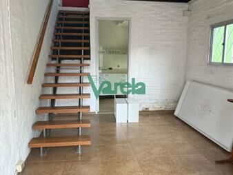 https://web5.gallito.com.uy/venta-casa-2-dormitorios-apartamento-de-uno-y-inmuebles-27484831