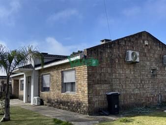 https://web5.gallito.com.uy/casa-al-sur-3-dormitorios-inmuebles-27691465