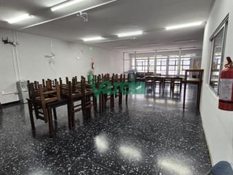 https://web5.gallito.com.uy/venta-local-en-3-plantas-700-mts2-agraciada-esq-inmuebles-27484887