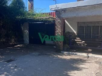 https://web5.gallito.com.uy/venta-casa-con-terreno-y-2-apartamentos-colon-inmuebles-27484970