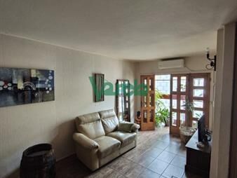 https://web5.gallito.com.uy/venta-casa-3-dormitorios-la-blanqueada-inmuebles-27484974