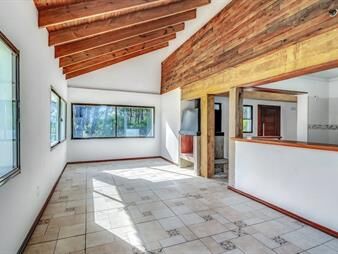 https://web5.gallito.com.uy/venta-de-casa-en-punta-del-este-club-del-lago-inmuebles-27448654