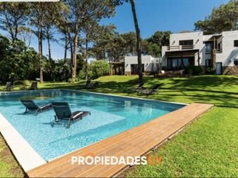 https://web5.gallito.com.uy/excelente-casa-de-5-dormitorios-mas-dependencia-y-inmuebles-26444755