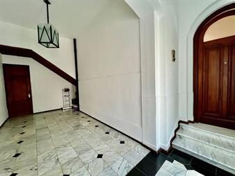 https://web5.gallito.com.uy/venta-casa-punta-carretas-4-dormitorios-serv-y-gge-inmuebles-27401251