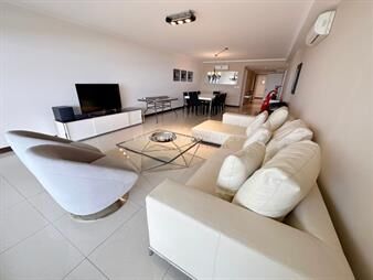 https://web5.gallito.com.uy/apartamento-en-venta-en-torre-lobos-punta-del-inmuebles-23840536