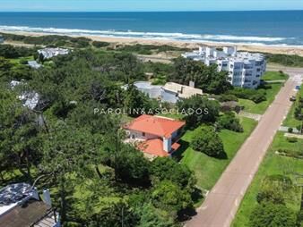 https://www.gallito.com.uy/playa-brava-a-media-cuadra-del-mar-4-piscina-inmuebles-26341273
