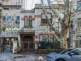 https://web5.gallito.com.uy/venta-casa-3-dormitorios-y-servicio-en-pocitos-inmuebles-27595836