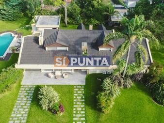 https://web5.gallito.com.uy/casa-en-venta-6-dormitorios-en-playa-mansa-inmuebles-27608576