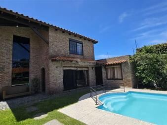 https://web5.gallito.com.uy/venta-casa-malvin-4-dormitorios-fleming-sur-1000m2-divina-inmuebles-27157053