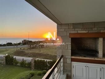 https://web5.gallito.com.uy/comodo-e-iluminado-departamento-en-venta-de-3-con-inmuebles-24990320
