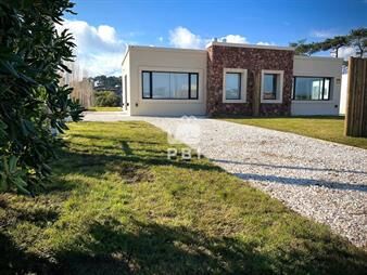 https://web5.gallito.com.uy/casa-en-venta-en-chihuahua-punta-ballena-ref-inmuebles-27700047