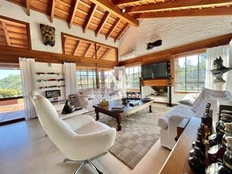 https://web5.gallito.com.uy/espectacular-casa-en-playa-mansa-con-pisicina-inmuebles-24987639