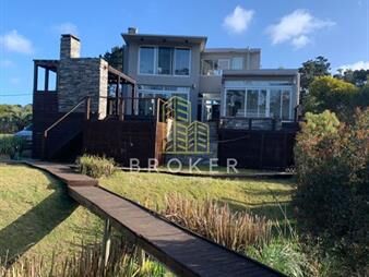https://web5.gallito.com.uy/casa-en-alquiler-3-dormitorios-con-vista-al-mar-en-barrio-p-inmuebles-27670120
