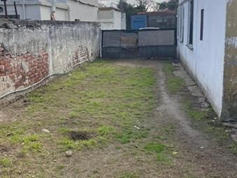 https://web5.gallito.com.uy/venta-casa-2-dormitorios-garaje-jardin-en-la-teja-inmuebles-27702461