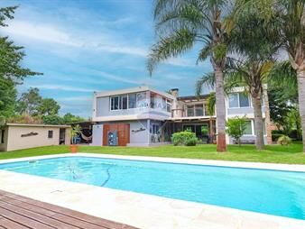 https://web5.gallito.com.uy/venta-casa-5-dormitorios-barbacoa-piscina-el-pinar-inmuebles-27702531