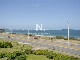 https://web5.gallito.com.uy/espectacular-departamento-en-playa-mansa-de-3-al-inmuebles-25040202