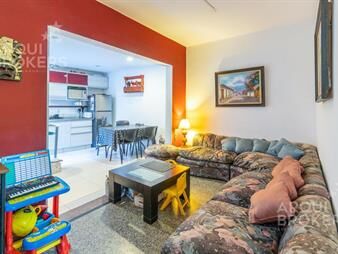 https://www.gallito.com.uy/casa-de-tres-dormitorios-en-venta-en-pocitos-planta-baja-inmuebles-27657222