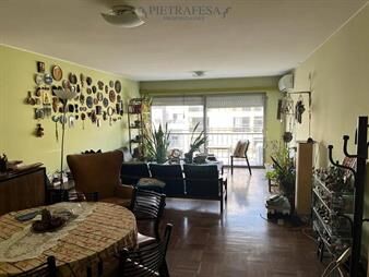 https://web5.gallito.com.uy/apartamento-en-venta-con-renta-3-dormitorios-2-y-inmuebles-24606762