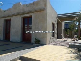 https://www.gallito.com.uy/casa-en-la-pedrera-a-pasitos-del-mar-una-cuadra-inmuebles-27703238