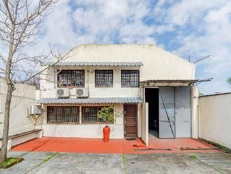 https://web5.gallito.com.uy/venta-local-galpon-deposito-aires-puros-1274-m2-con-salida-inmuebles-26096812