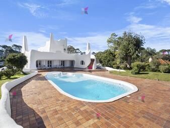 https://www.gallito.com.uy/exclusiva-propiedad-en-san-rafael-pueblo-blanco-inmuebles-26929026