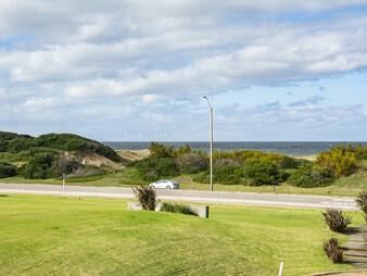 https://web5.gallito.com.uy/vende-espectacular-apartamento-en-brava-de-3-dormitorios-inmuebles-26089761