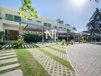 https://web5.gallito.com.uy/en-venta-apartamento-en-punta-ballena-de-4-en-inmuebles-27703749