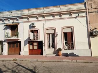 https://web5.gallito.com.uy/casa-con-alma-estilo-clasico-y-calidez-barrial-inmuebles-27708280