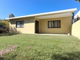 https://www.gallito.com.uy/venta-hermosa-y-moderna-casa-en-solymar-a-metros-de-rambla-inmuebles-27708415