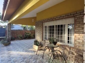https://web5.gallito.com.uy/venta-espectacular-construccion-tradicional-en-lagomar-su-inmuebles-27708418