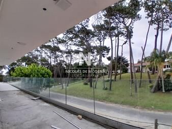 https://web5.gallito.com.uy/apartamento-en-venta-a-estrenar-en-playa-mansa-inmuebles-24737927