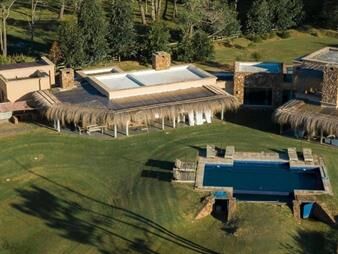 https://web5.gallito.com.uy/fantastico-lote-en-chacras-de-la-laguna-negra-punta-del-inmuebles-27156166