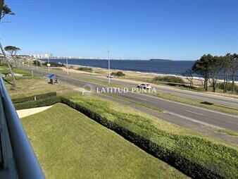 https://web5.gallito.com.uy/crucero-apartamento-de-3-dormitorios-en-primera-inmuebles-26946358