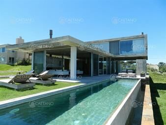 https://web5.gallito.com.uy/excelente-casa-moderna-en-tio-tom-pegada-al-mar-inmuebles-21355759