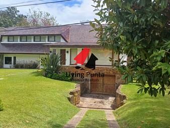 https://www.gallito.com.uy/vende-gran-casa-para-vivir-todo-el-aã±o-de-3-en-inmuebles-27576127