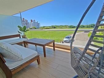 https://web5.gallito.com.uy/departamento-en-venta-de-2-dormitorios-en-punta-inmuebles-27708934