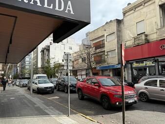 https://web5.gallito.com.uy/edificio-proximo-av-18-de-julio-y-br-artigas-inmuebles-27712977