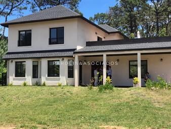 https://web5.gallito.com.uy/casa-en-venta-de-4-dormitorios-en-la-arbolada-inmuebles-25214010