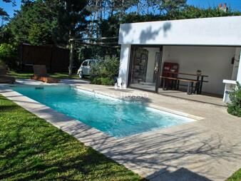 https://web5.gallito.com.uy/hermosa-casa-gran-parque-con-piscina-climatizada-inmuebles-22844974