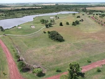 https://web5.gallito.com.uy/venta-hermoso-lote-sobre-laguna-en-carmelo-golf-inmuebles-27156089