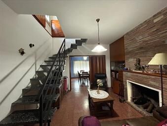 https://web5.gallito.com.uy/hermosa-casa-a-la-venta-en-un-punto-privilegiado-de-la-ci-inmuebles-27156191