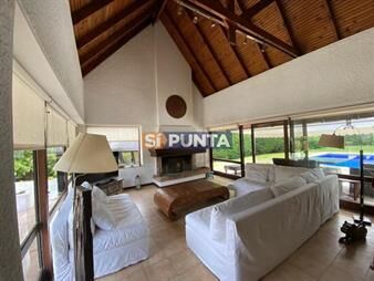 https://web5.gallito.com.uy/espectacular-casa-en-lugano-5-dormitorios-4-inmuebles-27610429